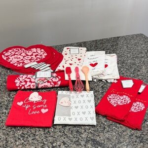 Threshold Valentine’s Day kitchen towels Apron placemats and runner bundle NWT